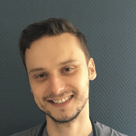 Dr Artur Volnov