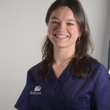 Dr Jeanne DE CHASSEY