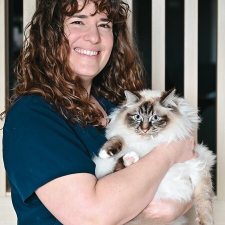 Dr Claire DELASSUS